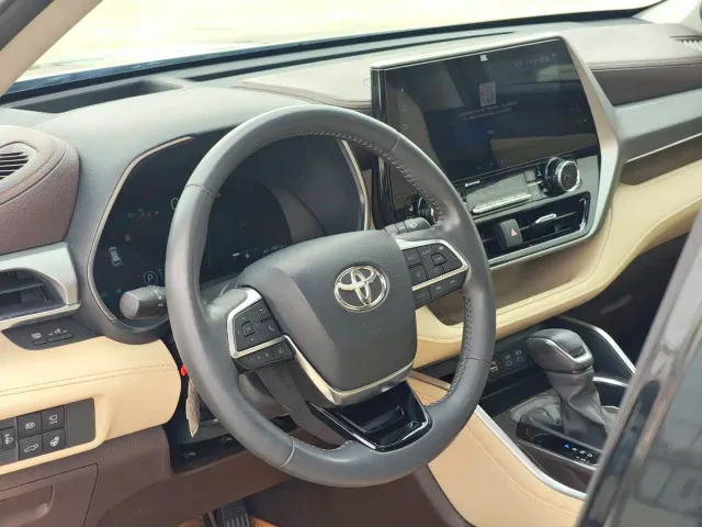 Toyota Highlander — Фото автомобиля 12