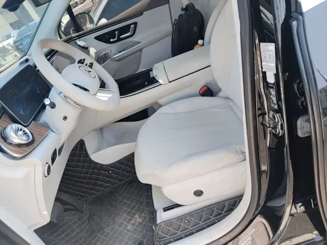 Mercedes-Benz EQE SUV — Фото автомобиля 19