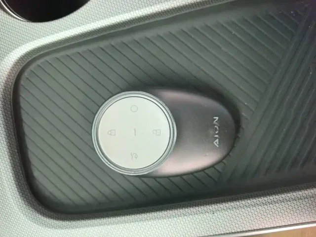 GAC Aion Y — Фото автомобиля 8