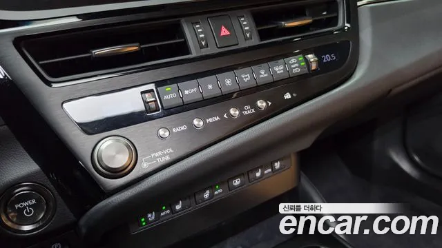 Lexus ES 7th Gen — Фото автомобиля 30