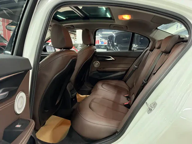 BMW 1 Series — Фото автомобиля 15