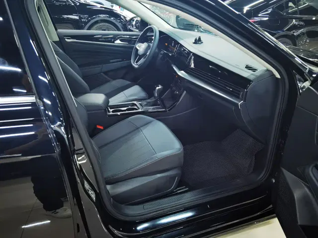 Volkswagen Passat — Фото автомобиля 4
