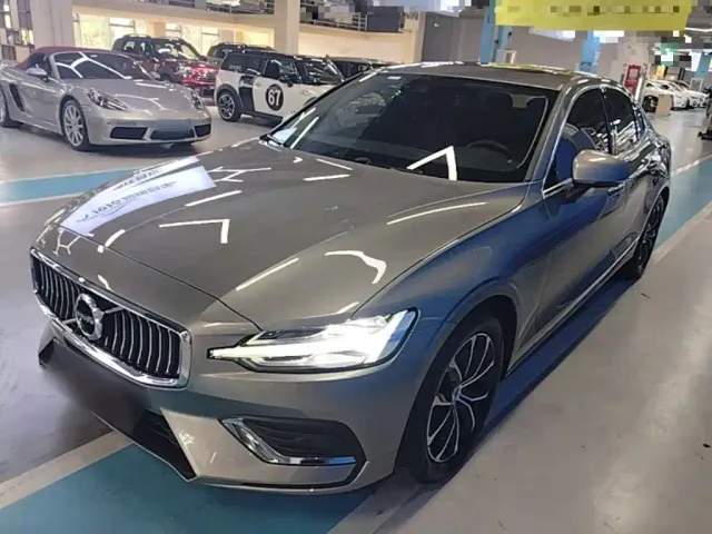 Фотография автомобиля — Volvo S60