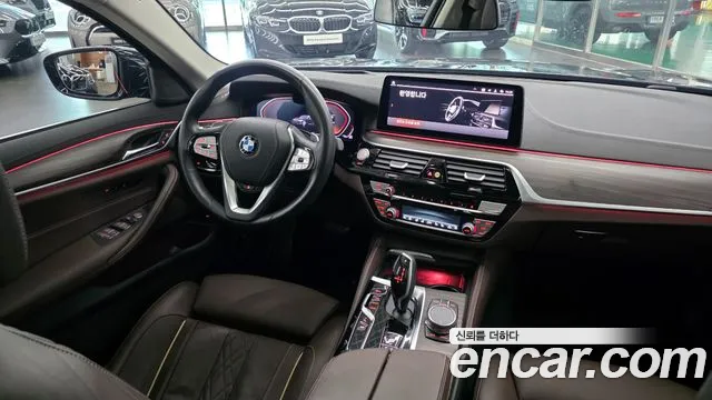 BMW 5 Series G30 — Фото автомобиля 11