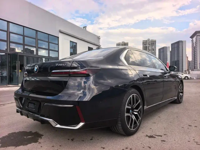 BMW 7 Series — Фото автомобиля 7