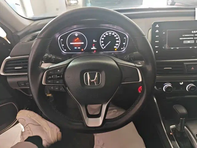 Honda Accord — Фото автомобиля 10
