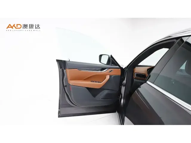 Maserati Levante — Фото автомобиля 10
