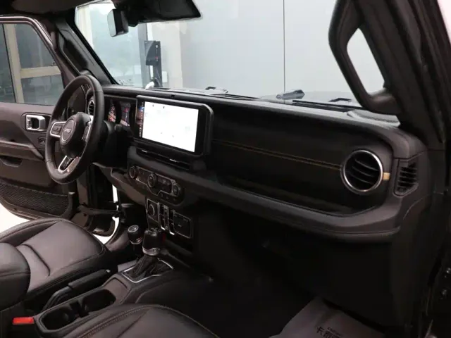 Jeep Wrangler — Фото автомобиля 21