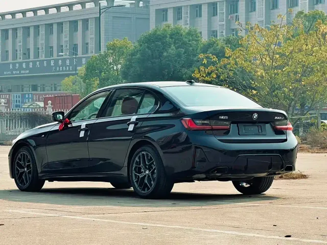 BMW 3 Series — Фото автомобиля 11