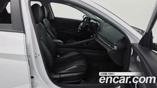 Hyundai Avante CN7 — Фото автомобиля 16