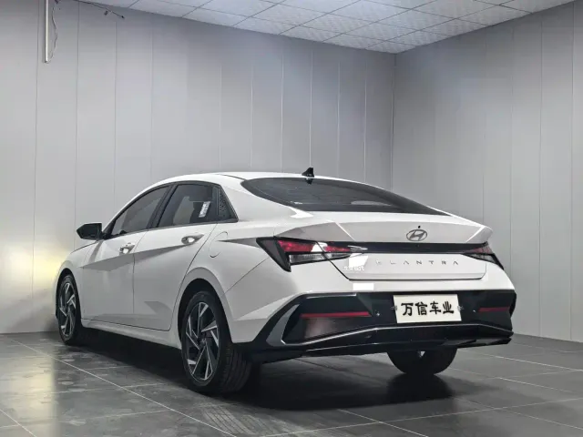 Hyundai Elantra — Фото автомобиля 6