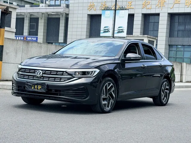 Фотография автомобиля — Volkswagen Sagitar