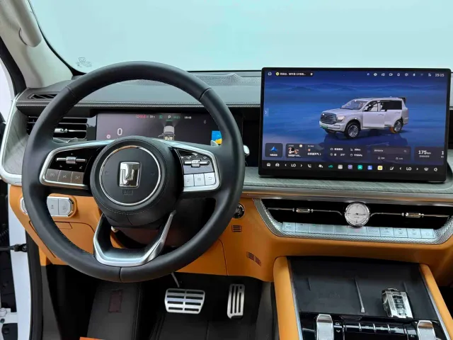 Tank 500 EV — Фото автомобиля 16