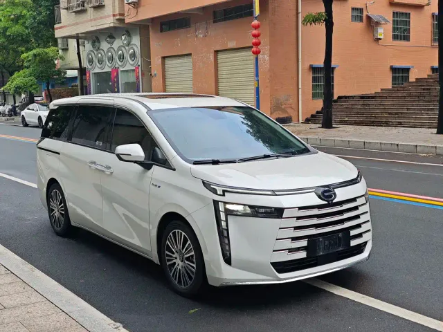 GAC Trumpchi E8 — Фото автомобиля 3