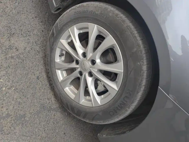 Roewe i5 — Фото автомобиля 6