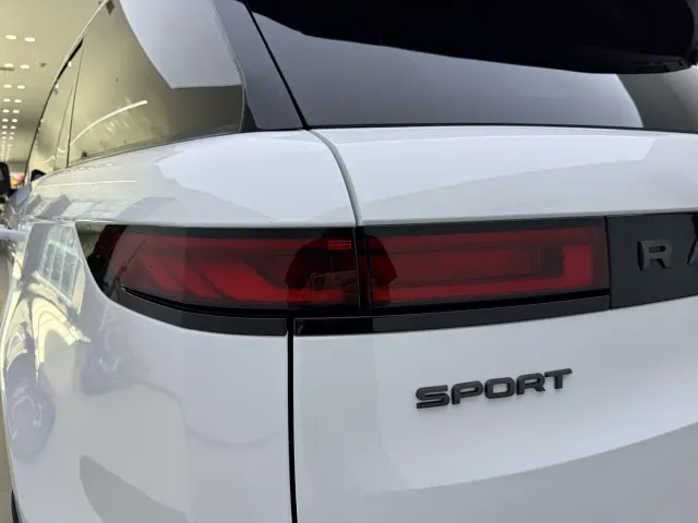 Land Rover Range Rover Sport — Фото автомобиля 6