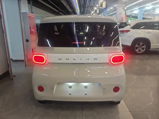 Wuling Hongguang Mini EV — Фото автомобиля 5