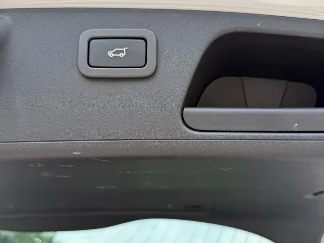 Jaguar E-PACE — Фото автомобиля 23