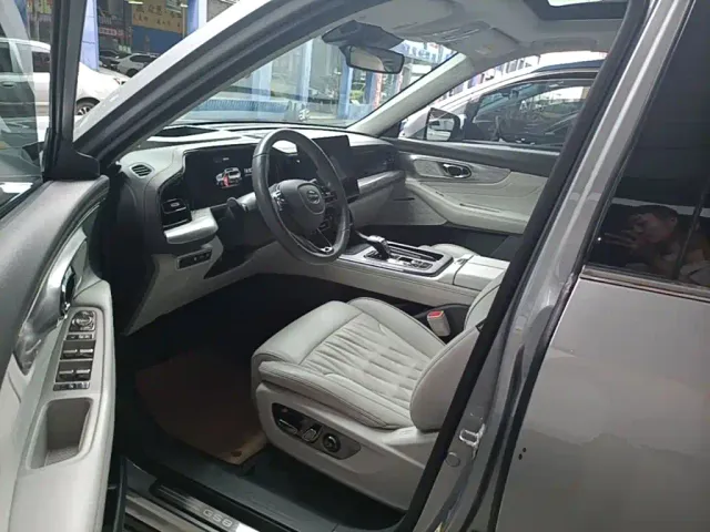 GAC Trumpchi GS8 — Фото автомобиля 14