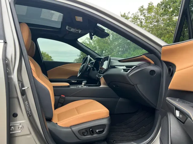 Lexus RX — Фото автомобиля 12