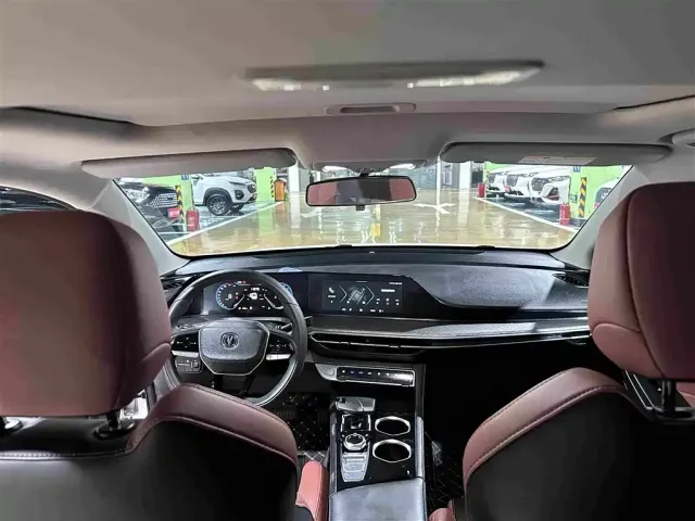 Changan Eado — Фото автомобиля 8