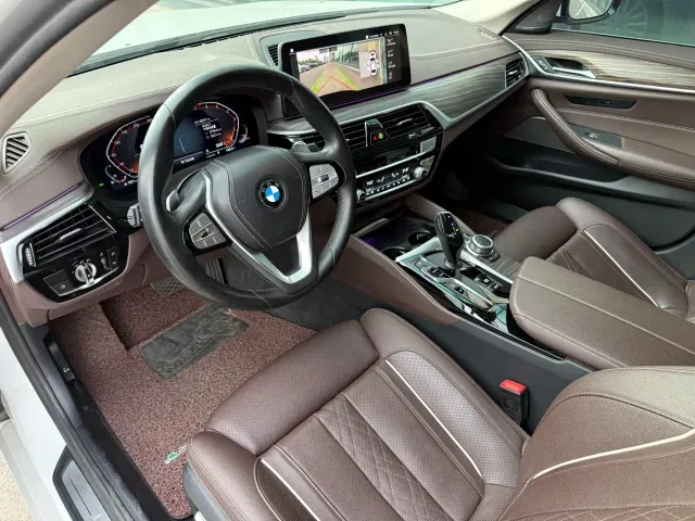 BMW 5 Series — Фото автомобиля 2