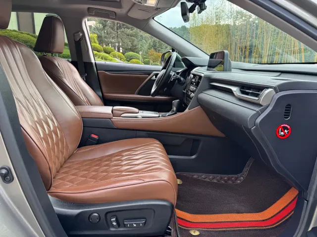 Lexus RX — Фото автомобиля 14
