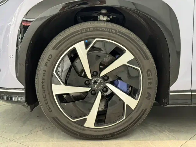 BYD Sealion 07 EV — Фото автомобиля 3