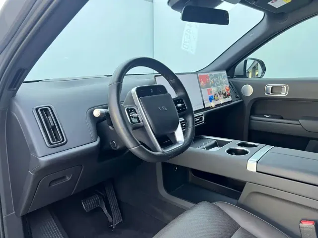 Li Auto L9 — Фото автомобиля 7