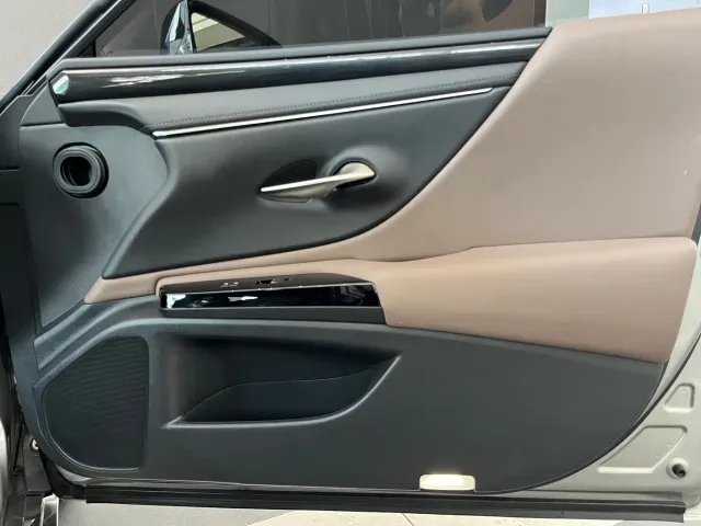 Lexus ES — Фото автомобиля 15