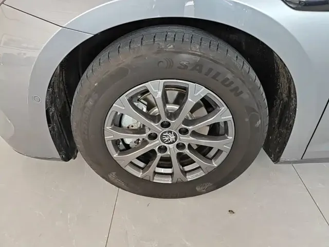 BYD Qin L — Фото автомобиля 22