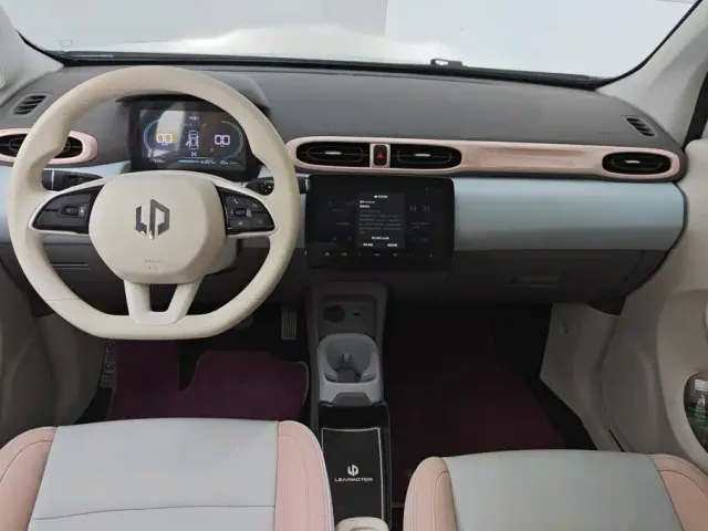 Leapmotor T03 — Фото автомобиля 12