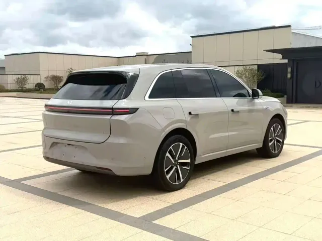 Li Auto L6 — Фото автомобиля 8