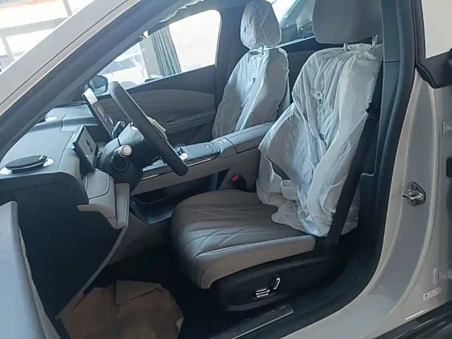 Geely Galaxy Xingyao 8 — Фото автомобиля 14