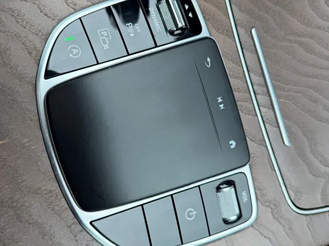 Mercedes-Benz E-Class — Фото автомобиля 16