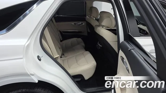 Genesis GV70 — Фото автомобиля 17
