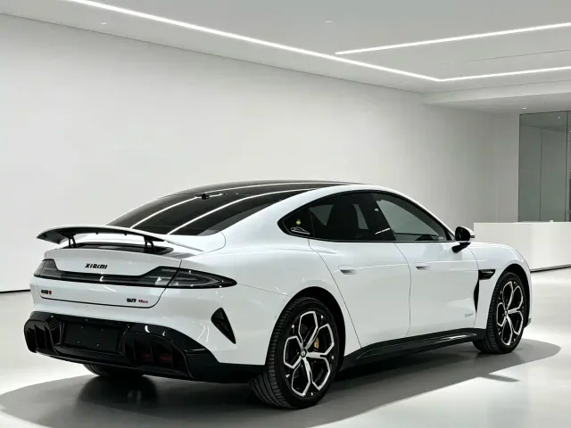 Xiaomi SU7 — Фото автомобиля 26