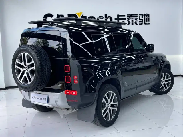 Land Rover Defender — Фото автомобиля 3