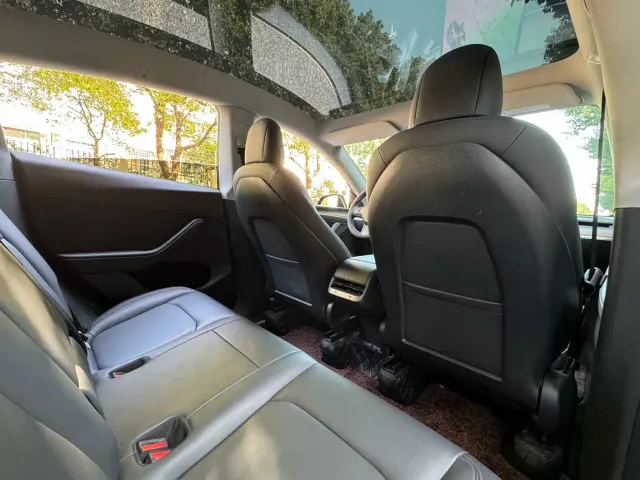 Tesla Model Y 2022 Facelift Rear-Wheel Drive Version — Фото автомобиля 14