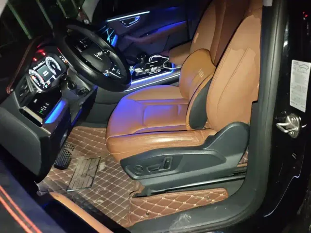 Audi Q7 — Фото автомобиля 16