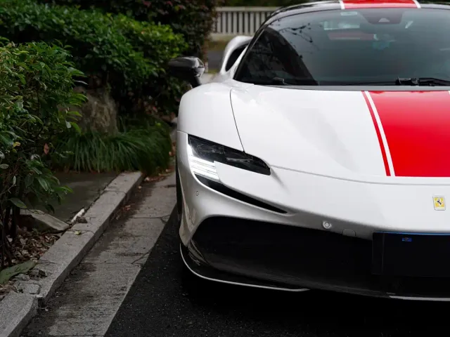Ferrari SF90 — Фото автомобиля 6