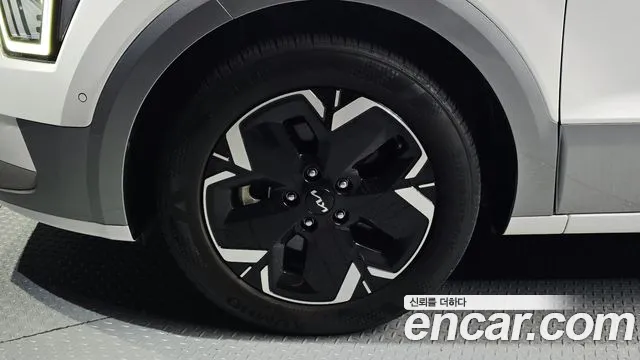 Kia Niro — Фото автомобиля 5