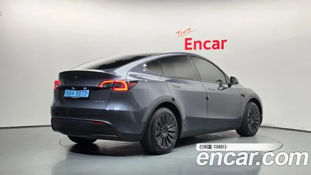 Фотография автомобиля — Tesla Model Y