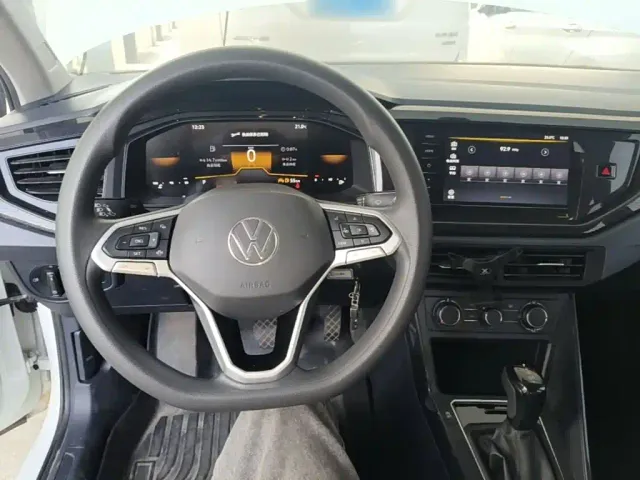 Volkswagen Lavida — Фото автомобиля 10