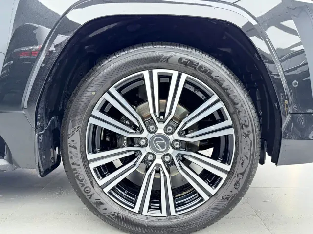 Lexus LX — Фото автомобиля 24