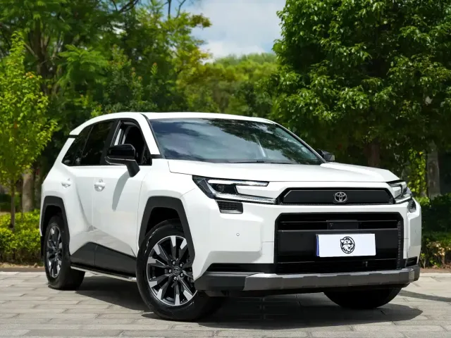 Toyota RAV4 — Фото автомобиля 14
