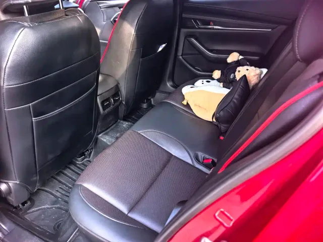 Mazda Axela — Фото автомобиля 6
