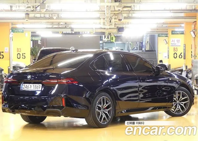 BMW 5-Series — Фото автомобиля 2