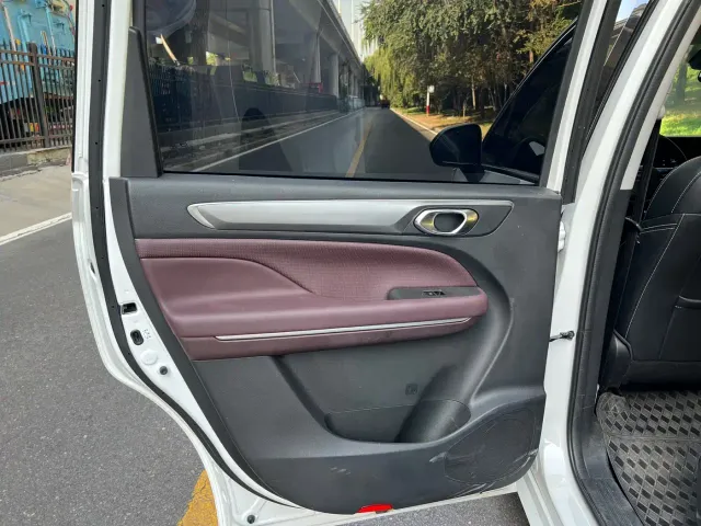 GAC Trumpchi M6 — Фото автомобиля 8