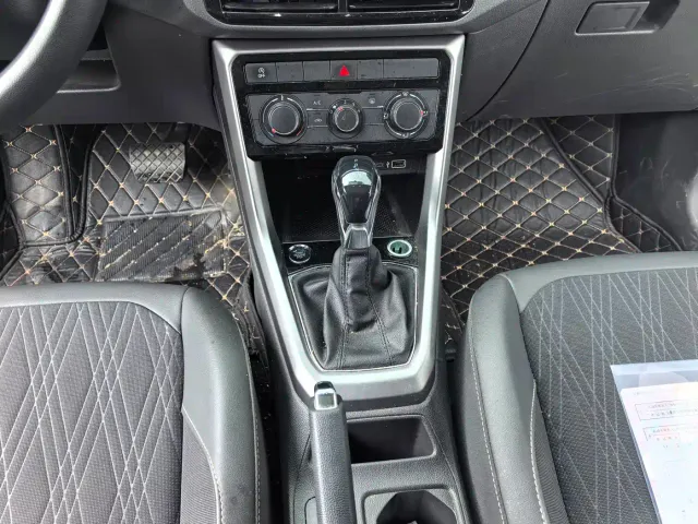 Volkswagen T-Cross — Фото автомобиля 13